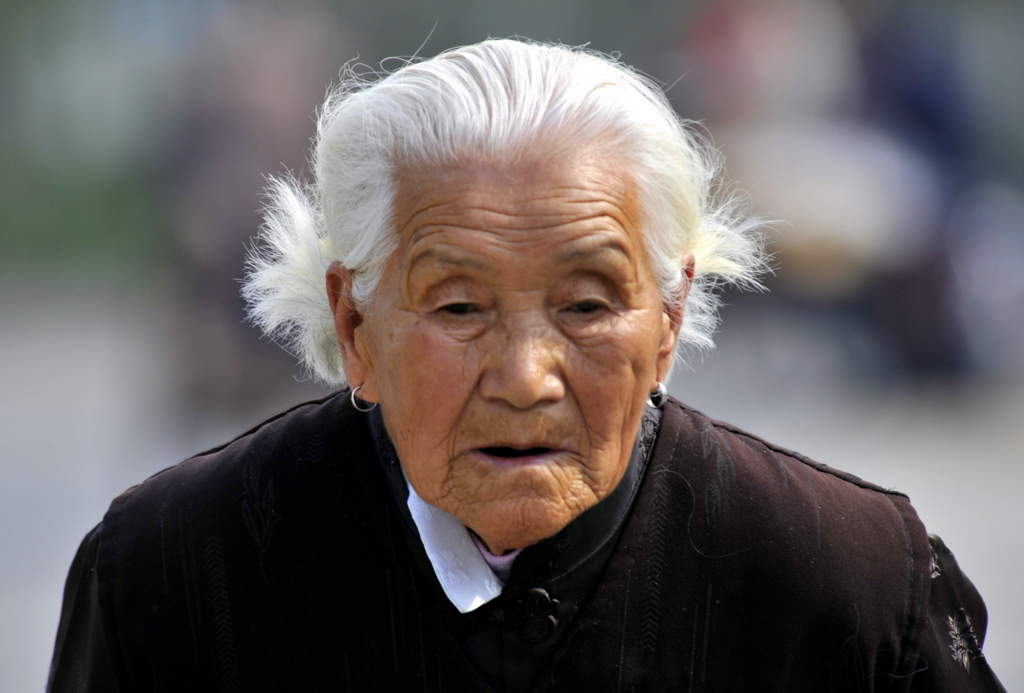頭頂白發(fā)是腎氣不足 白發(fā)長哪里最危險？