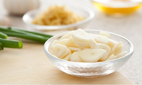 大蒜能防癌但這類人不要生吃