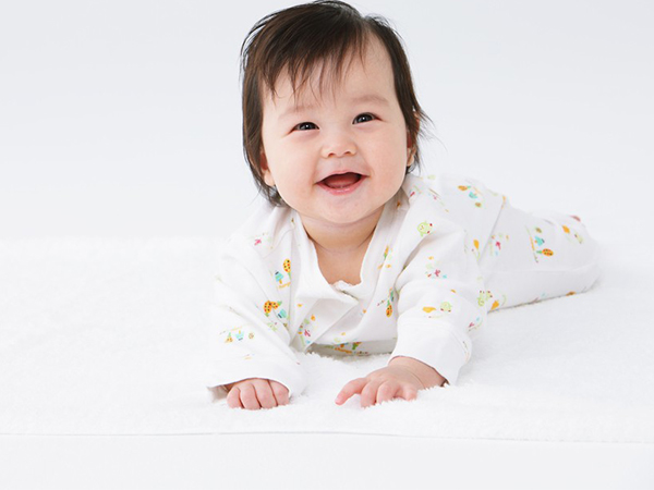 幼兒嘴唇干裂的原因及治療方法